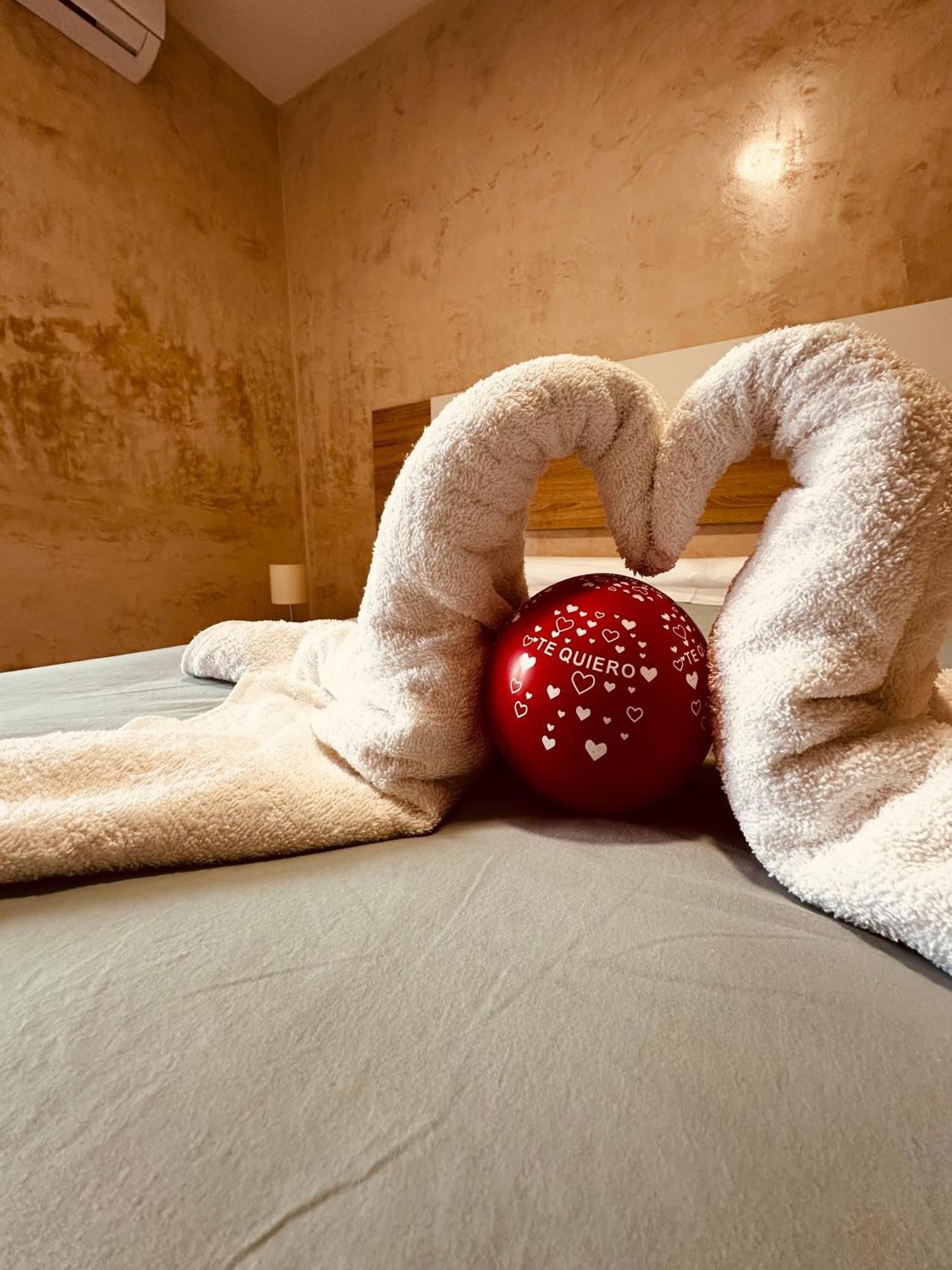 Cherry Jacuzzi Apartment Ronda Exteriér fotografie